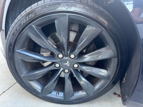 Used 2013 Tesla Model S Performance RWD image 14