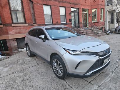 Used 2021 Toyota Venza XLE w/ Softex Package