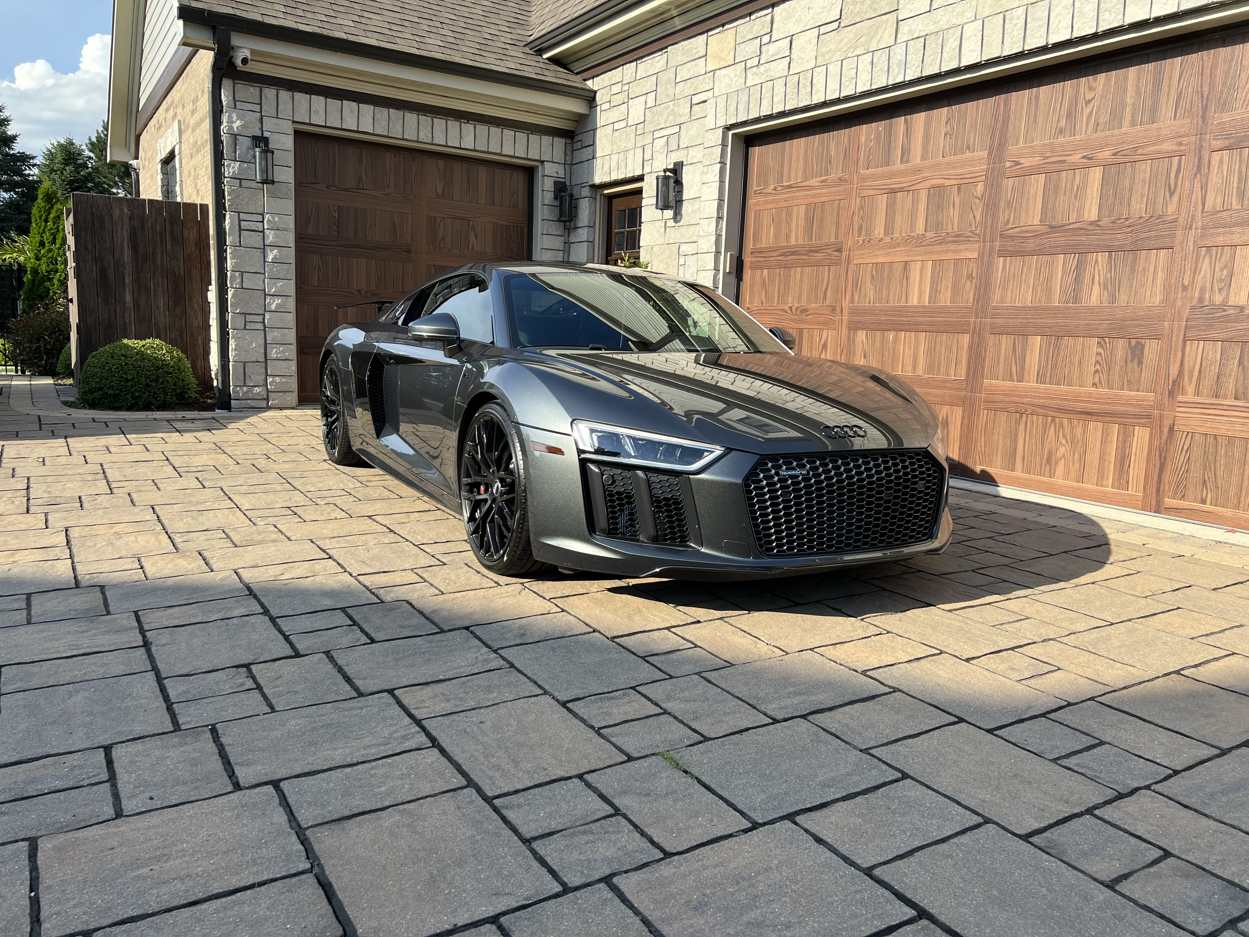 Used 2017 Audi R8 V10 AWD/4WD image 2
