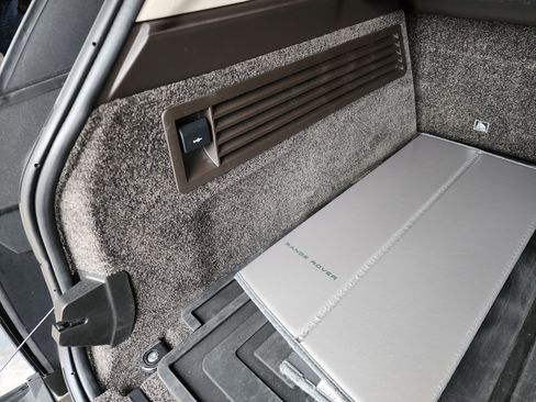 Used 2020 Land Rover Range Rover HSE image 8