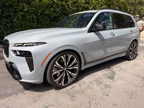 Used 2023 BMW X7 M60i w/ Executive Package AWD/4WD image 5