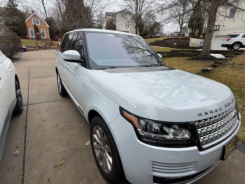 Used 2016 Land Rover Range Rover HSE image 6