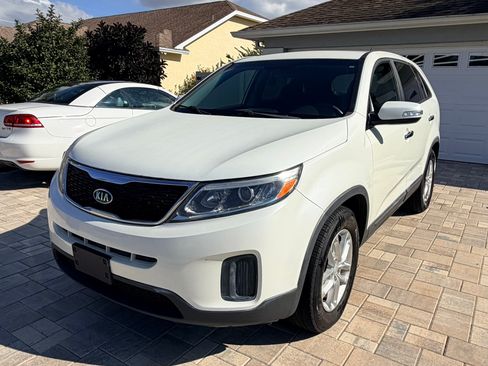 Used 2015 Kia Sorento LX image 6