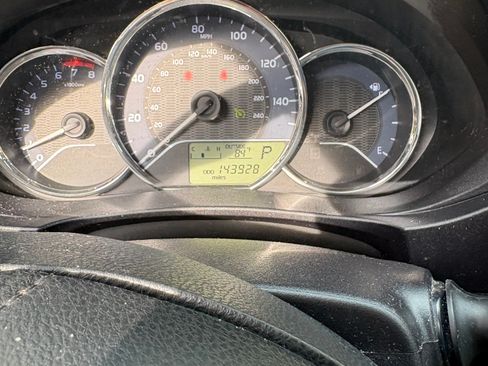 Used 2015 Toyota Corolla LE image 9