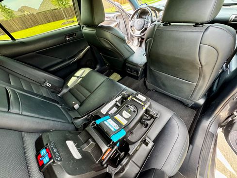 Used 2016 Lexus IS 200t RWD image 20