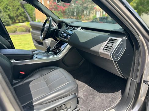 Used 2020 Land Rover Range Rover Sport HSE image 12