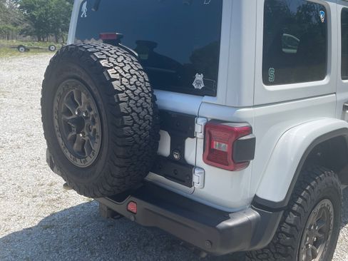 Used 2022 Jeep Wrangler Unlimited Rubicon w/ Dual Top Group image 8