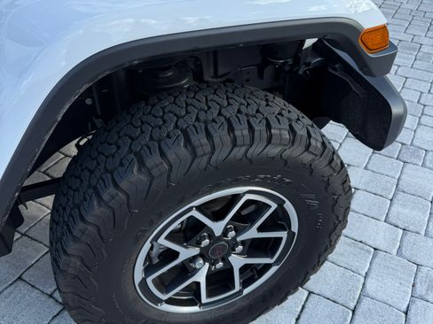 Used 2025 Jeep Wrangler Unlimited Rubicon image 26