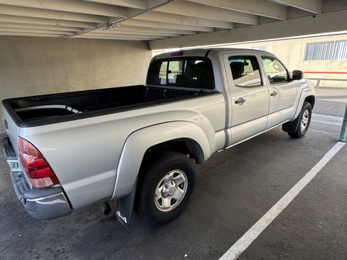 Used 2005 Toyota Tacoma 4x4 Double Cab image 2