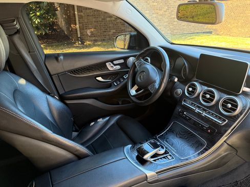 Used 2017 Mercedes-Benz GLC 300 4MATIC Coupe image 12