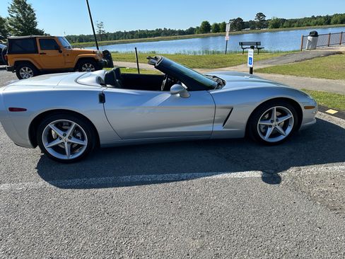 Used 2012 Chevrolet Corvette Convertible RWD image 5