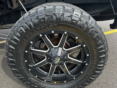 Used 2014 Ford F150 Platinum image 13