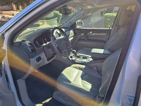 Used 2016 Buick Enclave Leather image 9