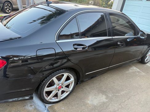 Used 2013 Mercedes-Benz C 250 Sedan image 4