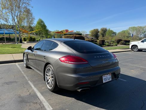 Used 2016 Porsche Panamera Edition image 8