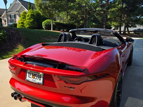 Used 2022 Jaguar F-TYPE R-Dynamic image 8