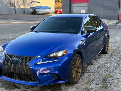 Used 2016 Lexus IS 300 AWD w/ F Sport Package image 2