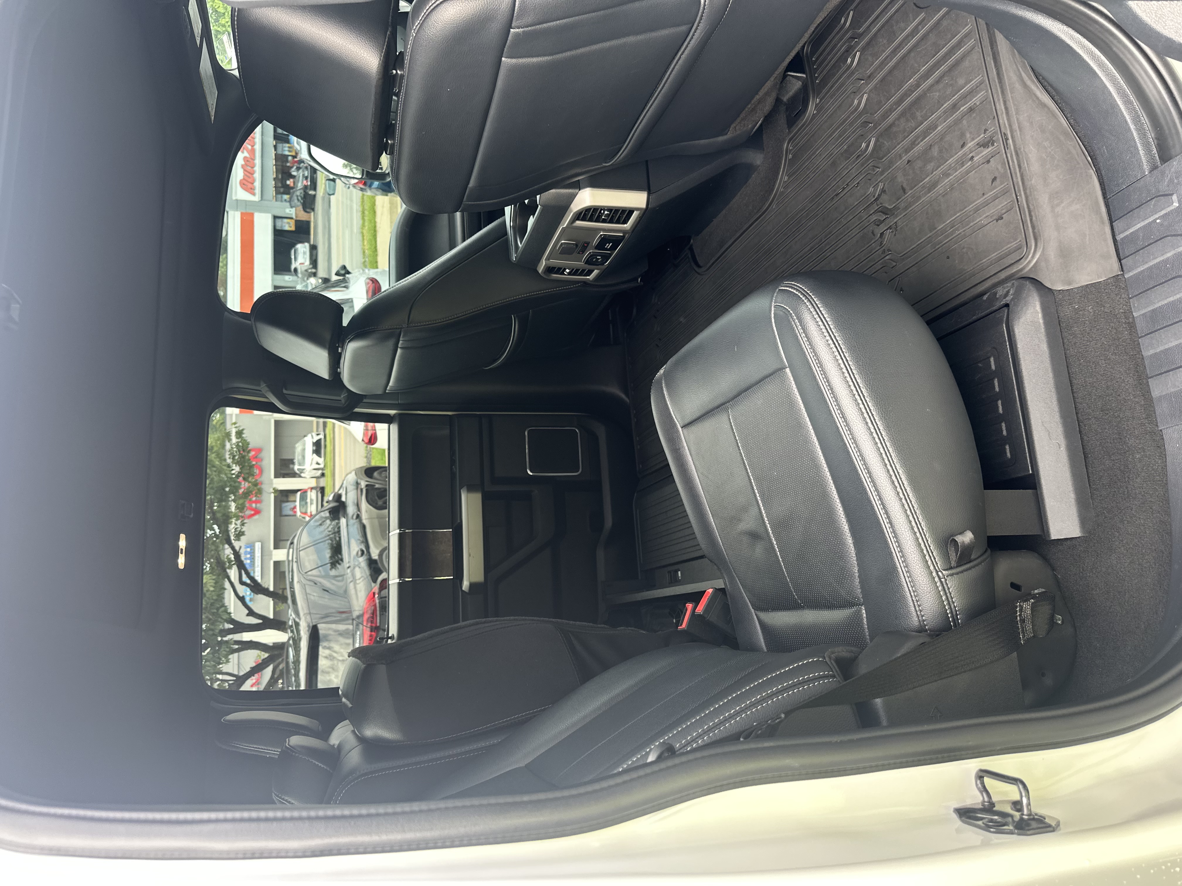 Used 2022 Ford F350 Lariat w/ Tremor Off-Road Package AWD/4WD image 8