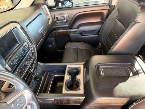 Used 2016 GMC Sierra 2500 Denali w/ Suspension Package, Off-Road image 19