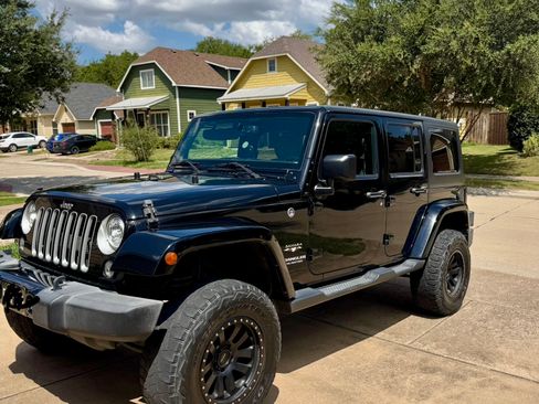 Used 2017 Jeep Wrangler Unlimited Sahara w/ Max Tow Package image 2