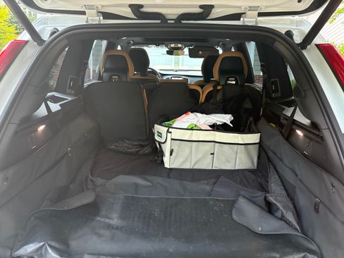 Used 2023 Volvo XC90 T8 Ultimate w/ Lounge Package image 19