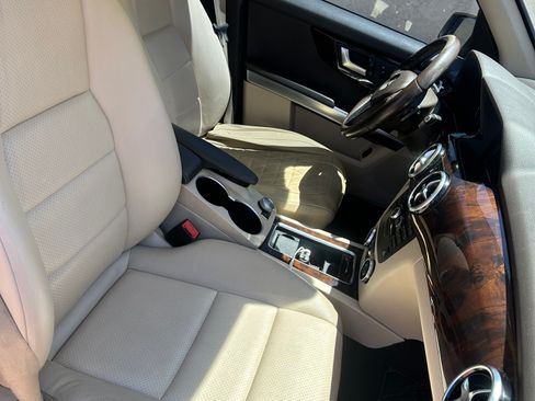 Used 2014 Mercedes-Benz GLK 350 4MATIC image 4