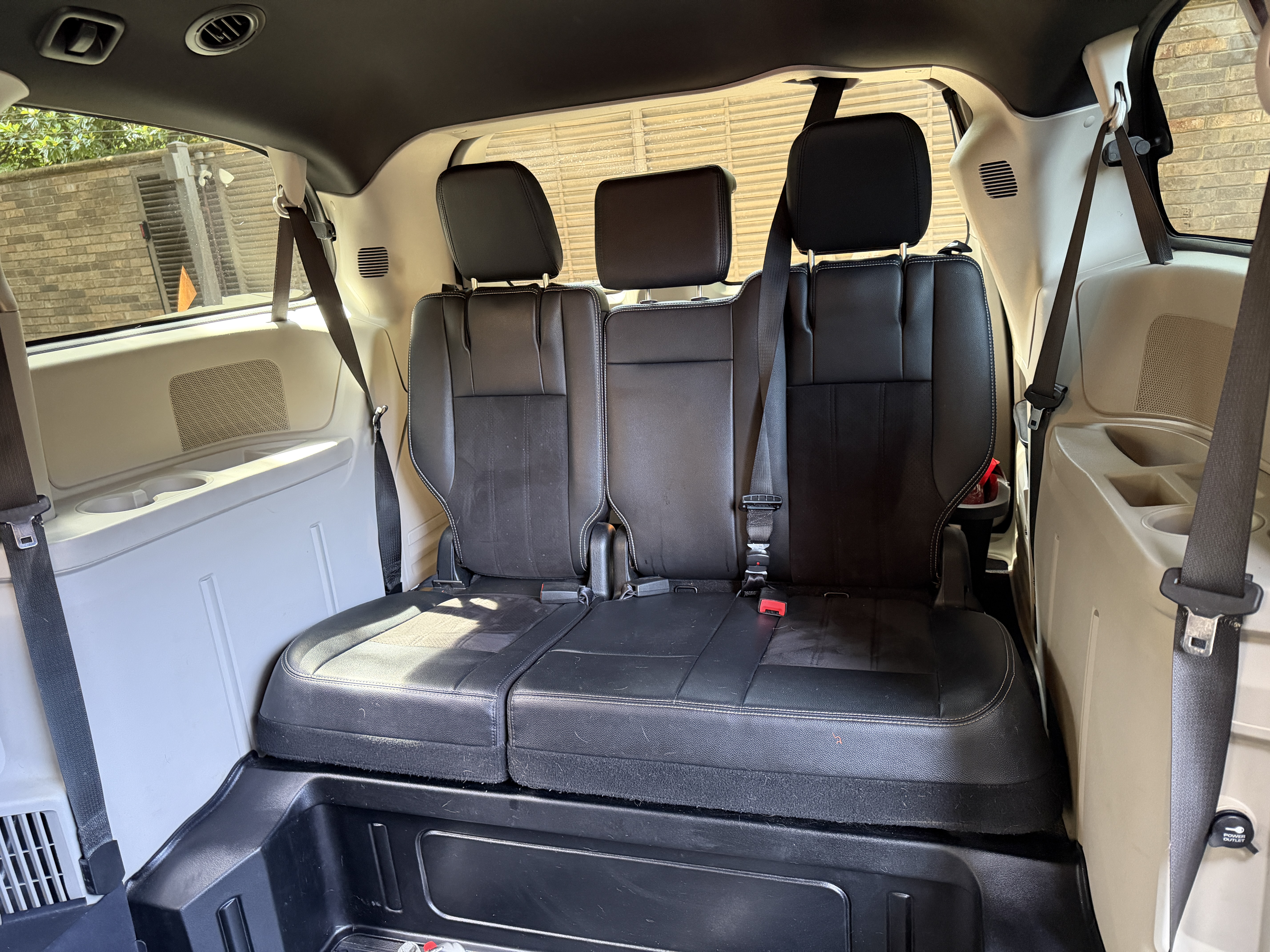 Used 2020 Dodge Grand Caravan SXT FWD image 14