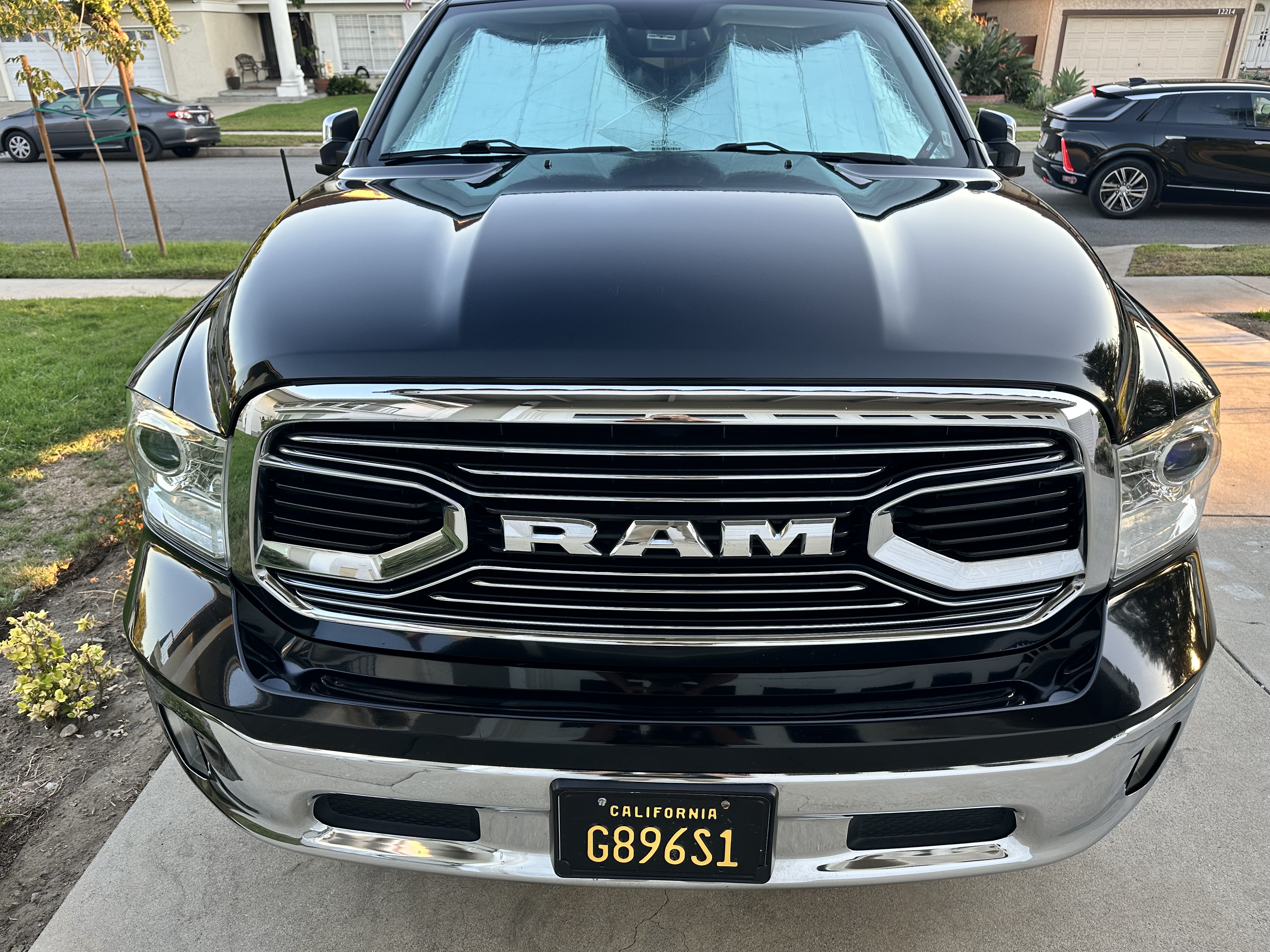 Used 2019 RAM 1500 Laramie RWD image 1