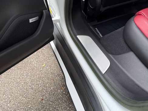 Used 2022 Porsche Taycan 4S AWD/4WD image 13