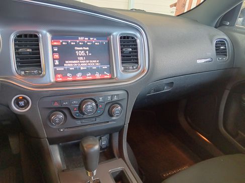 Used 2014 Dodge Charger R/T image 11