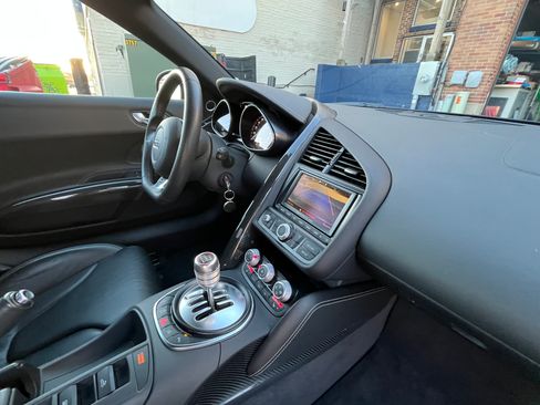 Used 2011 Audi R8 V10 AWD/4WD image 22