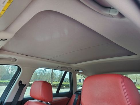 Used 2015 BMW X1 sDrive28i image 11