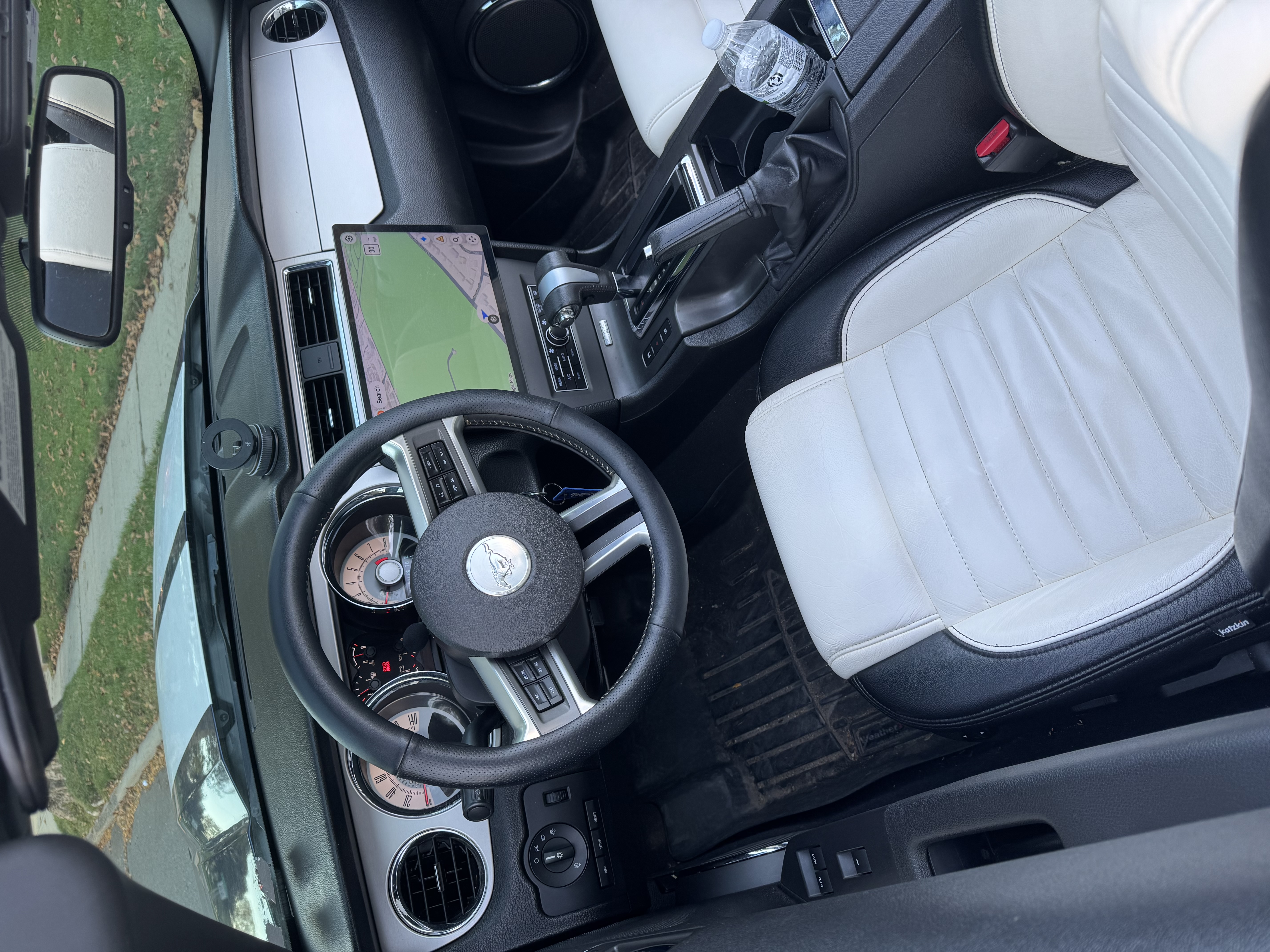 Used 2010 Ford Mustang GT Premium RWD image 12
