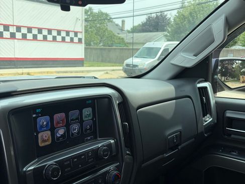 Used 2018 Chevrolet Silverado 1500 LT w/ All Star Edition AWD/4WD image 11