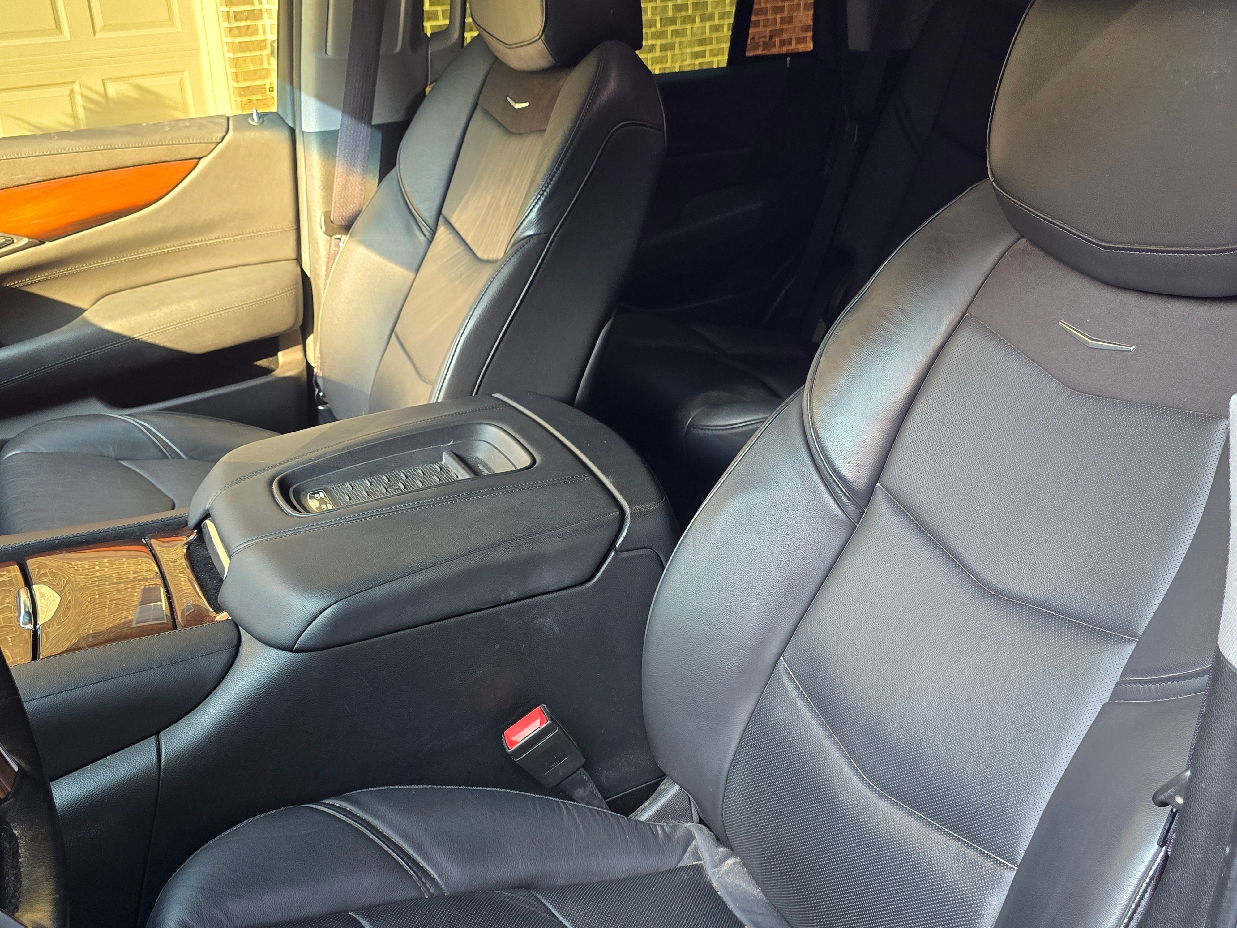 Used 2016 Cadillac Escalade Luxury RWD image 8