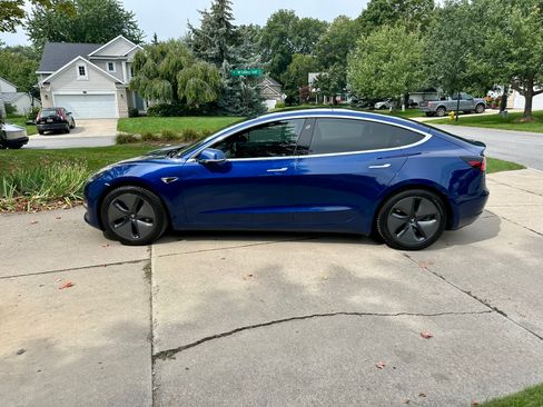 Used 2020 Tesla Model 3 Long Range AWD/4WD image 2