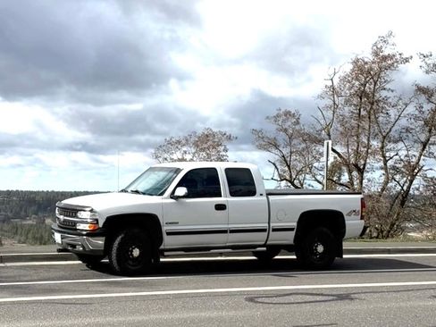Used 2000 Chevrolet Silverado 2500 4x4 Extended Cab image 4