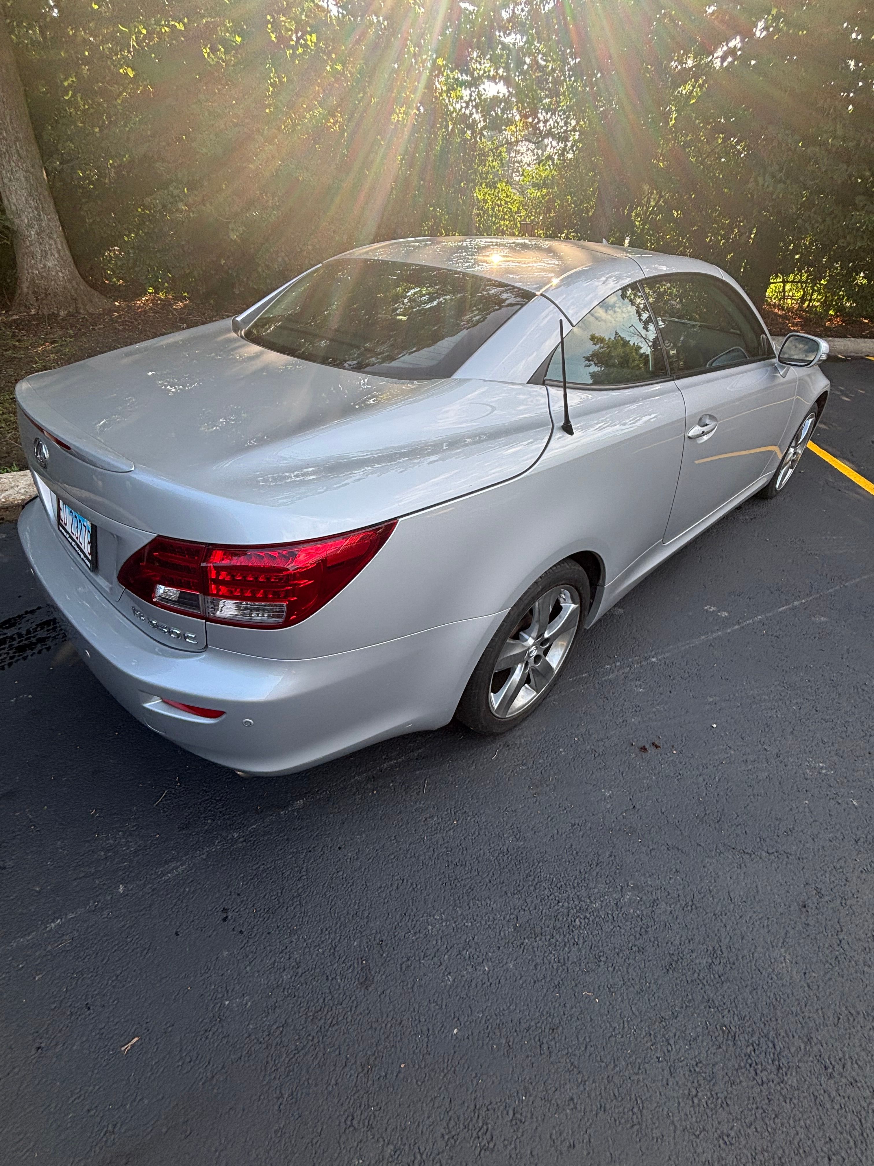 Used 2011 Lexus IS 250C w/ Luxury Pkg RWD image 18