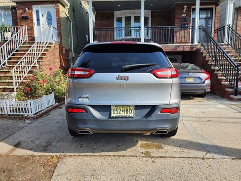 Used 2016 Jeep Cherokee 75th Anniversary AWD/4WD image 15