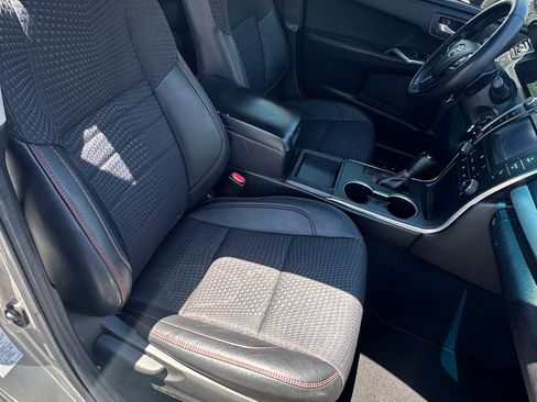 Used 2015 Toyota Camry SE FWD image 10