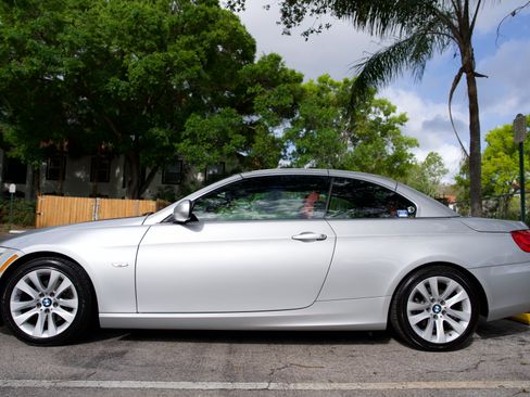 Used 2011 BMW 328i Convertible image 9