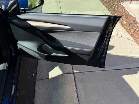 Used 2023 Tesla Model 3 Standard Range image 8