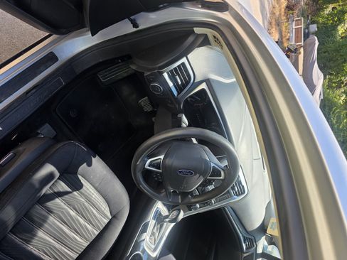 Used 2016 Ford Fusion SE image 9