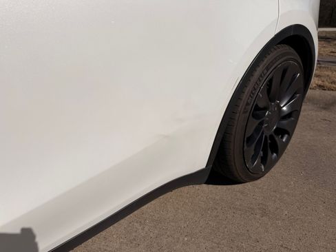 Used 2022 Tesla Model Y Performance image 16