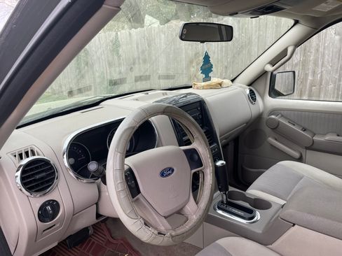 Used 2007 Ford Explorer XLT AWD/4WD image 11