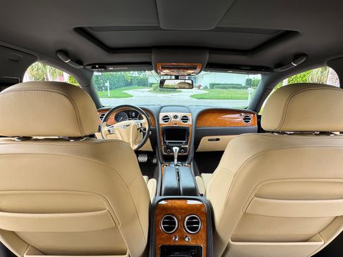 Used 2014 Bentley Flying Spur W12 image 32