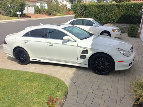 Used 2008 Mercedes-Benz CLS 550 image 2