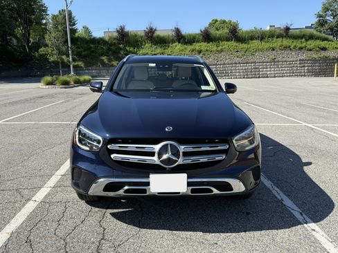 Used 2022 Mercedes-Benz GLC 300 4MATIC image 2