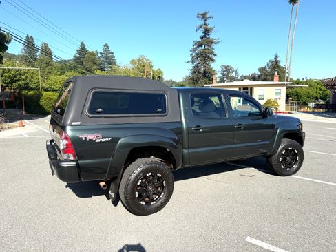 Used 2011 Toyota Tacoma 4x4 Double Cab w/ TRD Sport Pkg image 12
