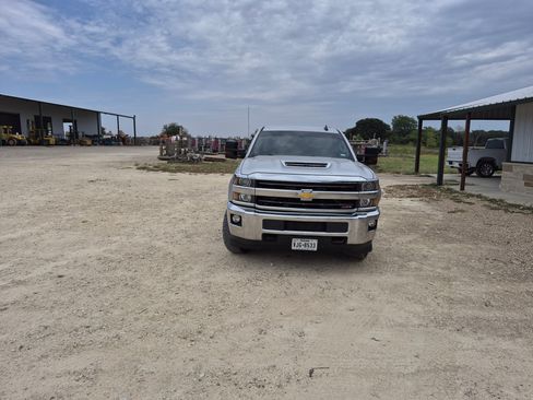 Used 2018 Chevrolet Silverado 2500 LT w/ Z71 Package, Off-Road AWD/4WD image 6